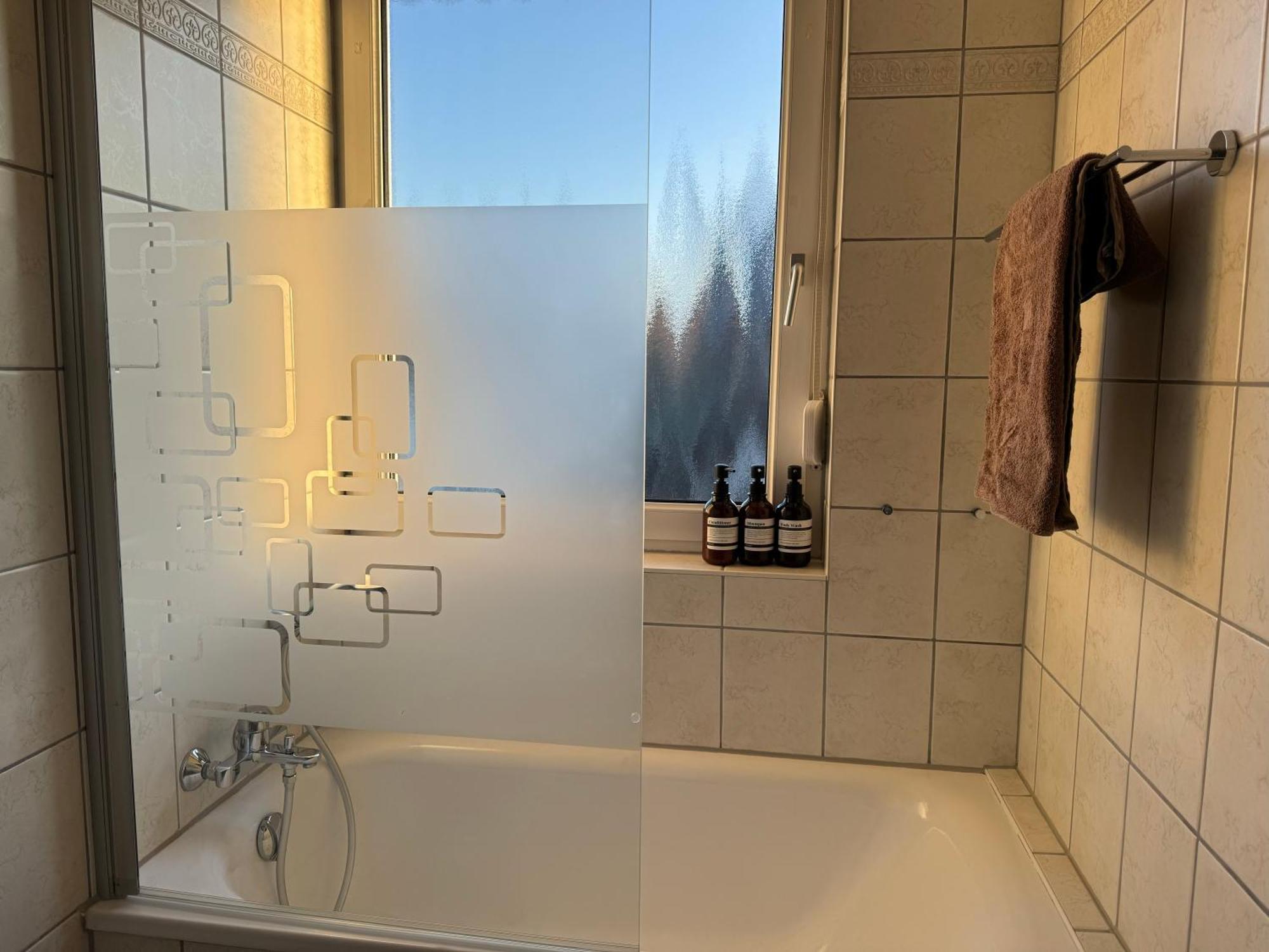 Ruhrpott Residenz - 3 Zimmer Suite - 70Qm Mit Balkon Oberhausen  Zewnętrze zdjęcie